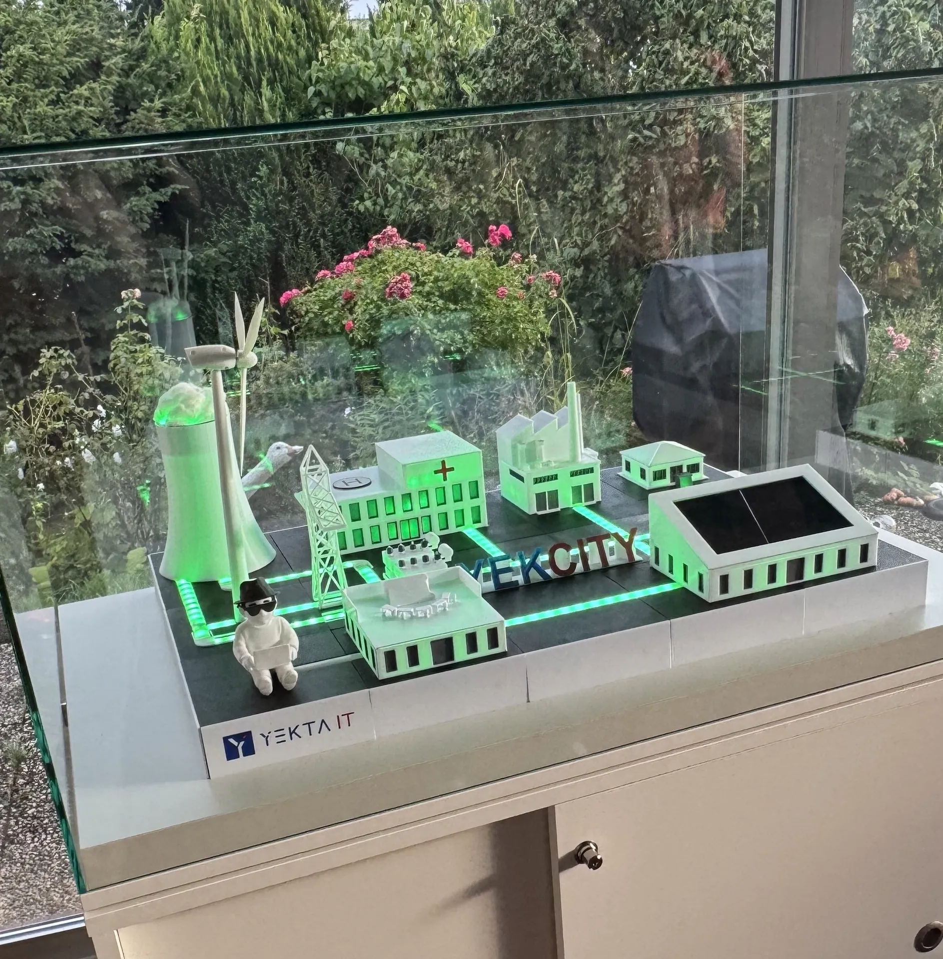 YekCity model: power plant, substation, and consumers